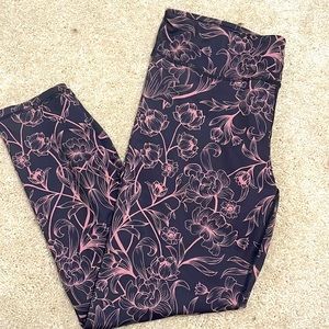 Fabletics define mid-rise capri
